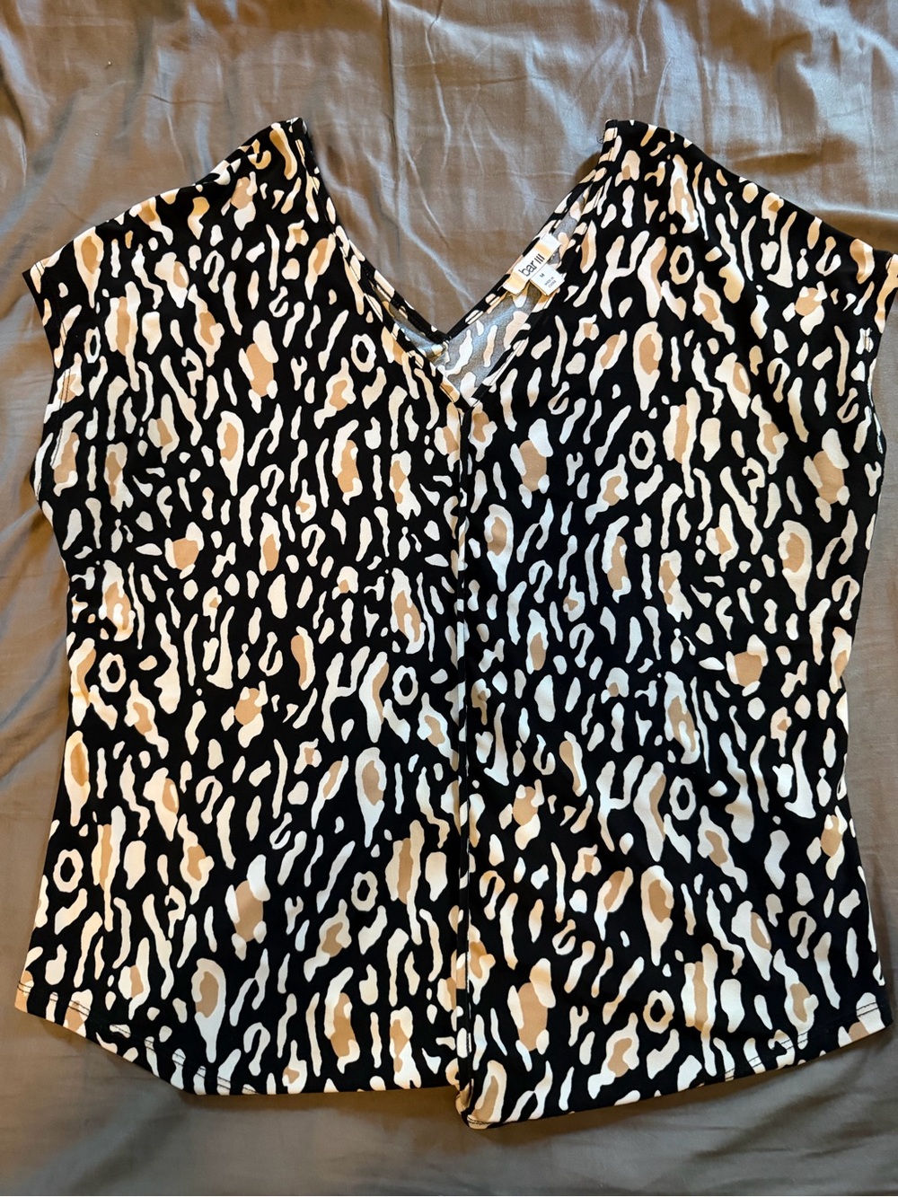 Front seam versatile top